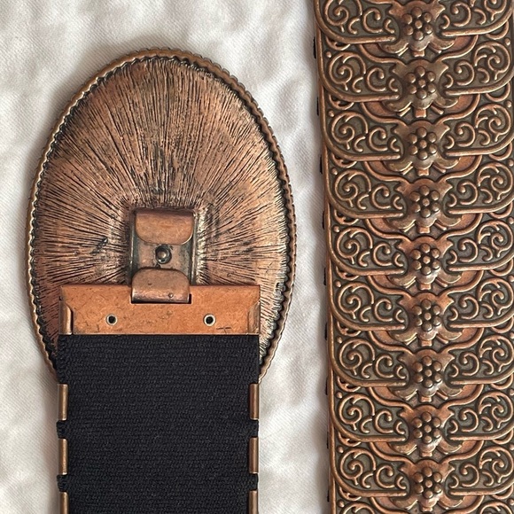 Vintage woman belt with natural stones.